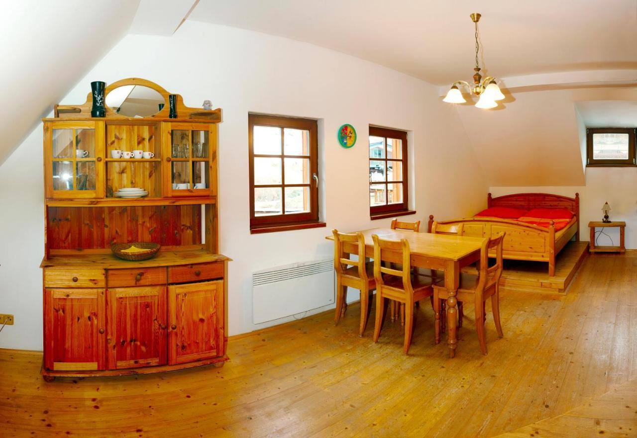 Bret Cz Hotel Zacler Ngoại thất bức ảnh